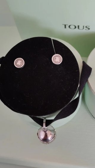 Pendientes botón Tous Plata. Con caja