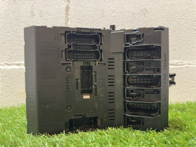 Caja fusibles Renault Megane I Classic 1998
