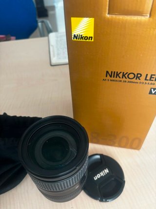 Objetivo Nikon AF-S Nikkor 28-300mm f/3.5-5.6G ED