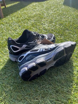 Asics Gel NYC Talla 43.5 Negro Plata