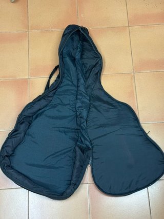 Funda de guitarra negra