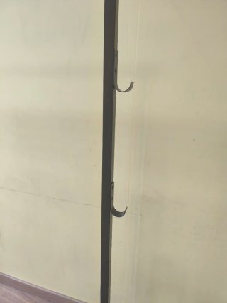 Burra de ropa Ikea negra