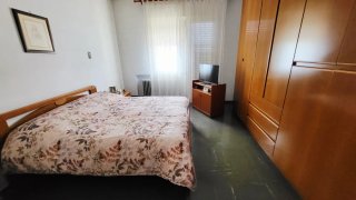 Armadio,letto,specchiera,mobiletti,camera completa
