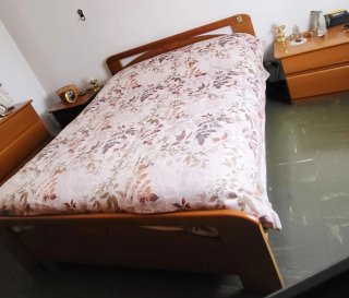 Armadio,letto,specchiera,mobiletti,camera completa