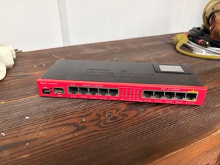 Router Mikrotik RB2011UiAS-IN Tengo 4 unidades