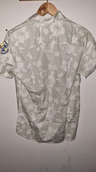 Camisa manga corta floral beige y azul