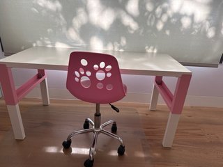 Escritorio y silla infantil