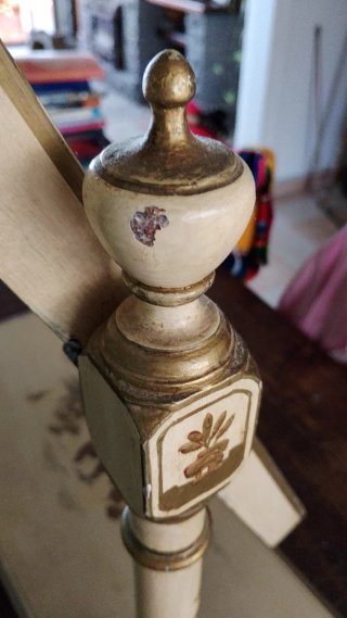 Espejo de tocador antiguo decorado