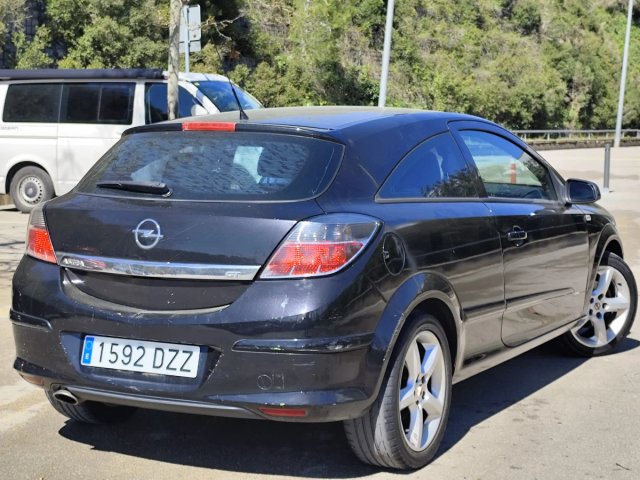 Opel Astra GTC 1.6i ETIQUETA C