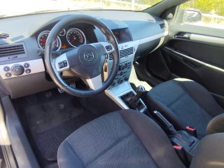 Opel Astra GTC 1.6i ETIQUETA C