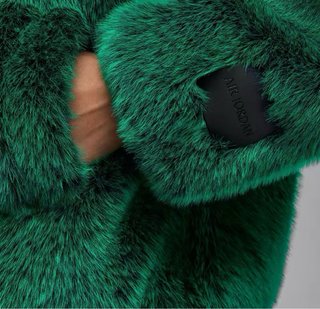 Chaqueta Nike Air Jordan de pelo verde (faux fur)