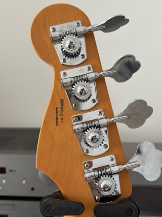 Bajo Fender Jazz Bass Sunburst