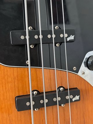 Bajo Fender Jazz Bass Sunburst