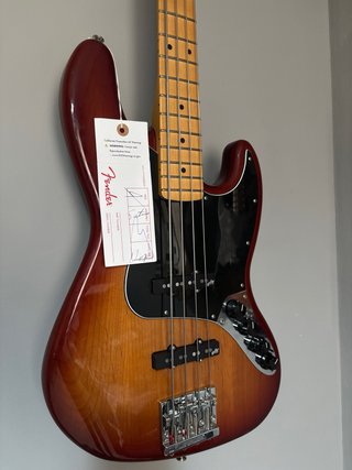Bajo Fender Jazz Bass Sunburst