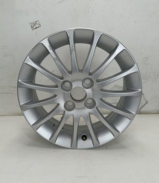Juego de llanta Original Toyota Yaris de 15 pulg