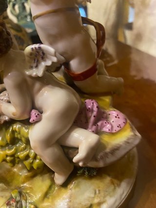 Statua putti in ceramica rudolstadt
