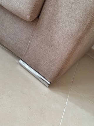 Sofá 2 cuerpos patas aluminio