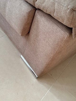 Sofá 2 cuerpos patas aluminio