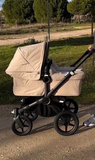 Carro gemelar Bugaboo con accesorios