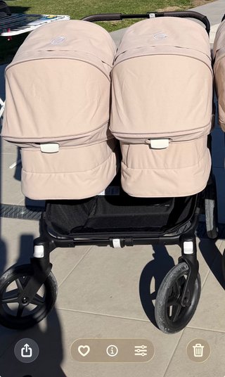 Carro gemelar Bugaboo con accesorios