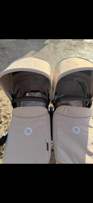 Carro gemelar Bugaboo con accesorios