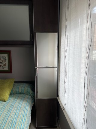Armario modular madera y cristal