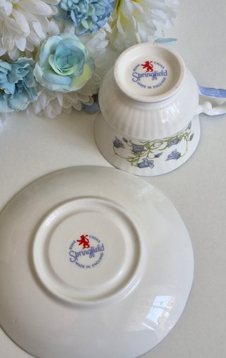 Taza y platillo porcelana inglesa floral
