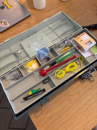 Set completo di pesca con 2 canne e mulinelli