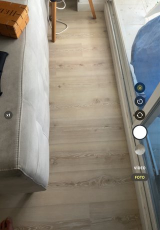 Suelo laminado de casa en buen estado