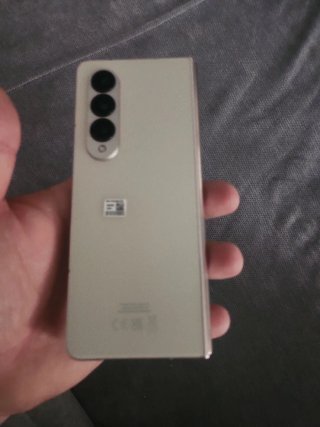 Samsung Galaxy Z Fold 4