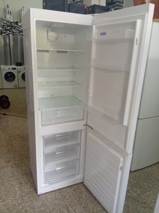 Nevera blanca Svan