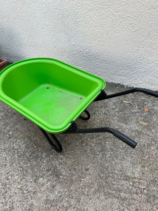 Carretilla infantil verde