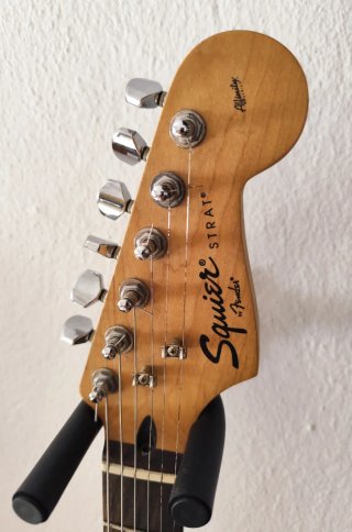 Squier Indonesia + Fender Pickups