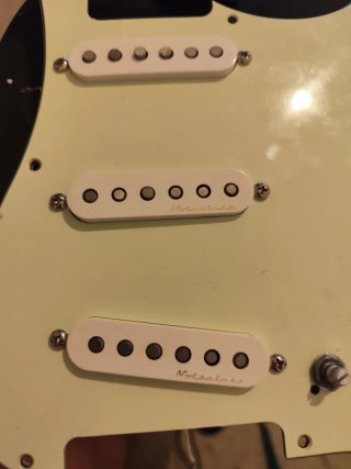 Squier Indonesia + Fender Pickups