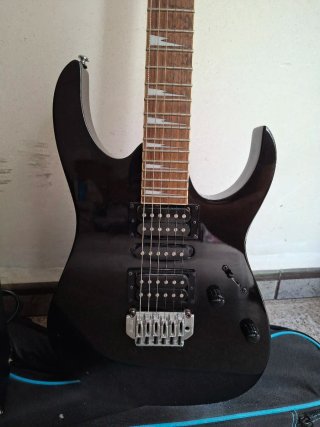 Guitarra Eléctrica Ibanez + Amplificador Fender