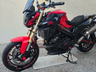 BMW F800R Naked Roja y Negra