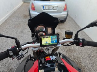 BMW F800R Naked Roja y Negra