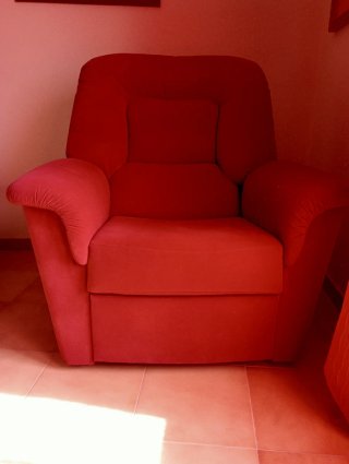 Sillón reclinable con reposapiés