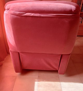 Sillón reclinable con reposapiés