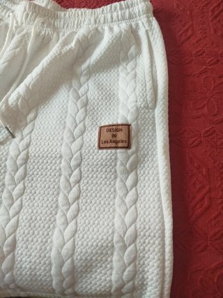 Camiseta y pantalón corto blanco