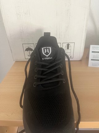 Zapatillas de trabajo negras nuevas