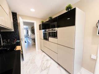 Piso en alquiler en Los Naranjos - Las Brisas en Marbella
