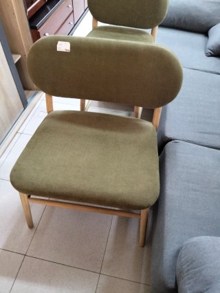 Sillón verde tela y madera
