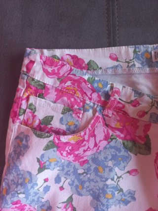 Shorts Amisu Estampados Flores