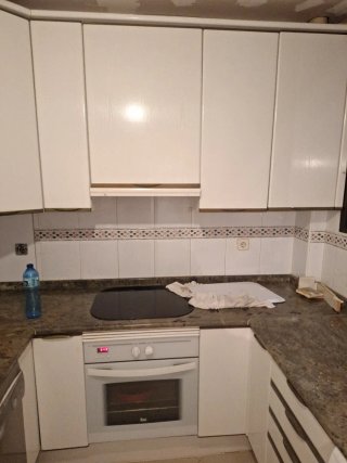 ELECTRODOMESTICOS, MOBILIARIO Y LÁMPARAS COCINA