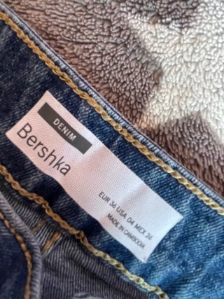 Pantalón corto Bershka azul