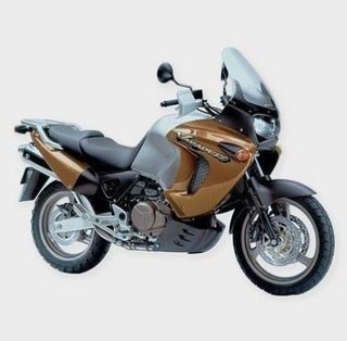 Soporte estribos izquierda Honda Varadero 1000 (19
