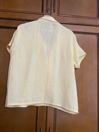 Camicia da donna a maniche corte gialla