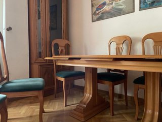 Mesa de roble ampliable con 6 sillas