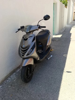 Piaggio Zip Gris ITV 2027